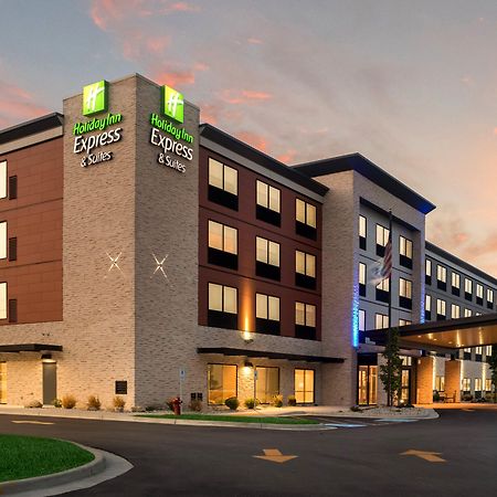Holiday Inn Express & Suites Racine By Ihg Екстериор снимка
