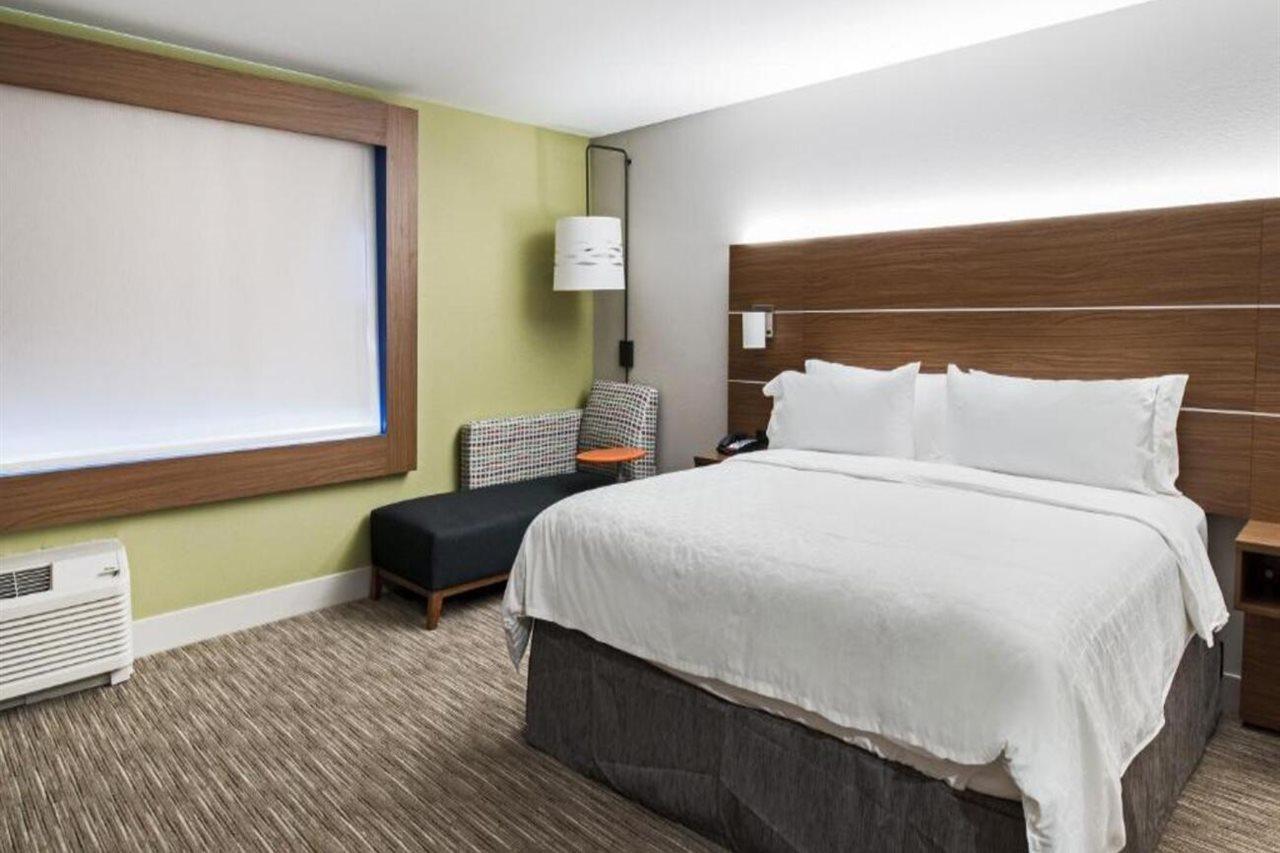 Holiday Inn Express & Suites Racine By Ihg Екстериор снимка