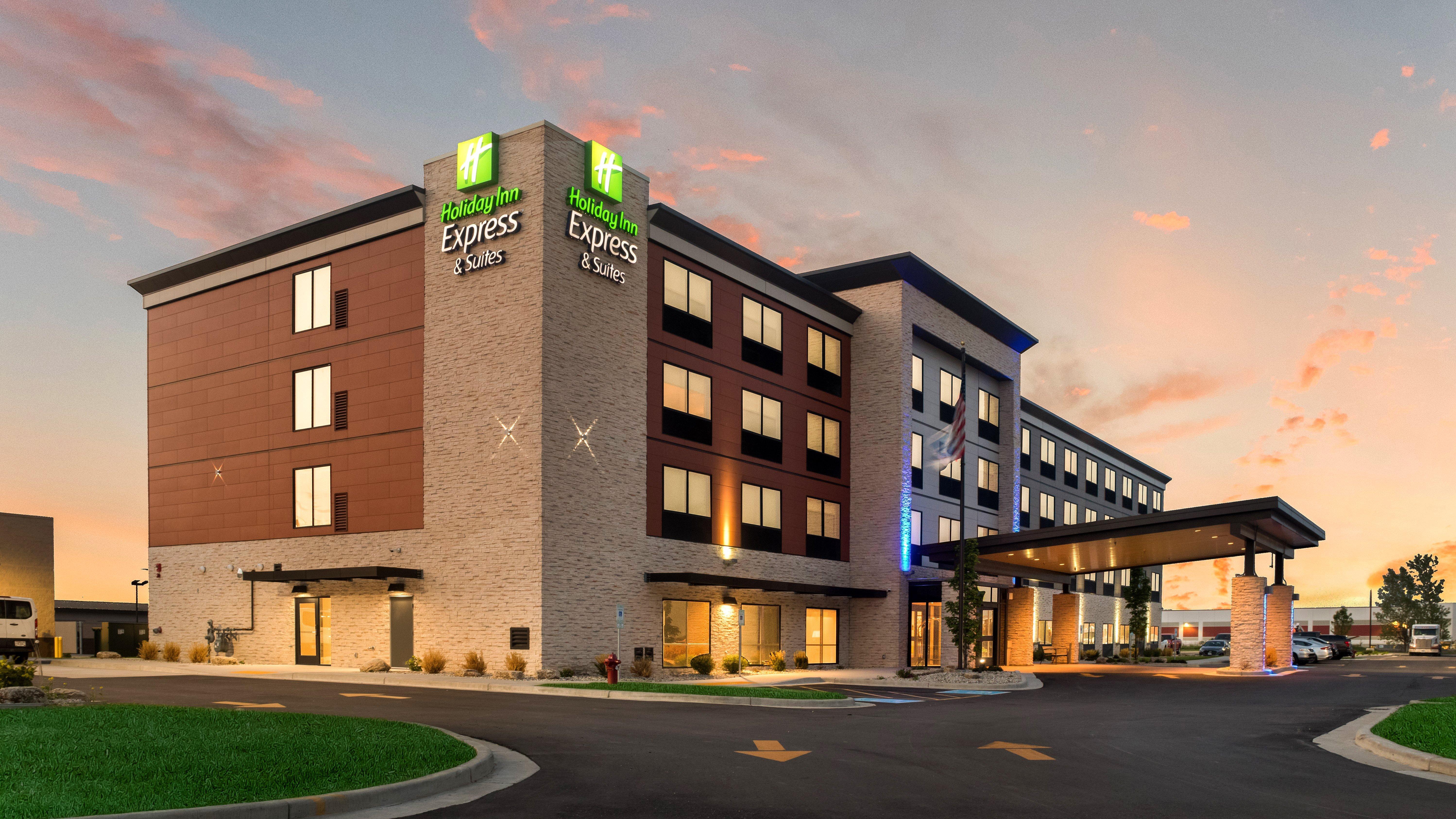 Holiday Inn Express & Suites Racine By Ihg Екстериор снимка