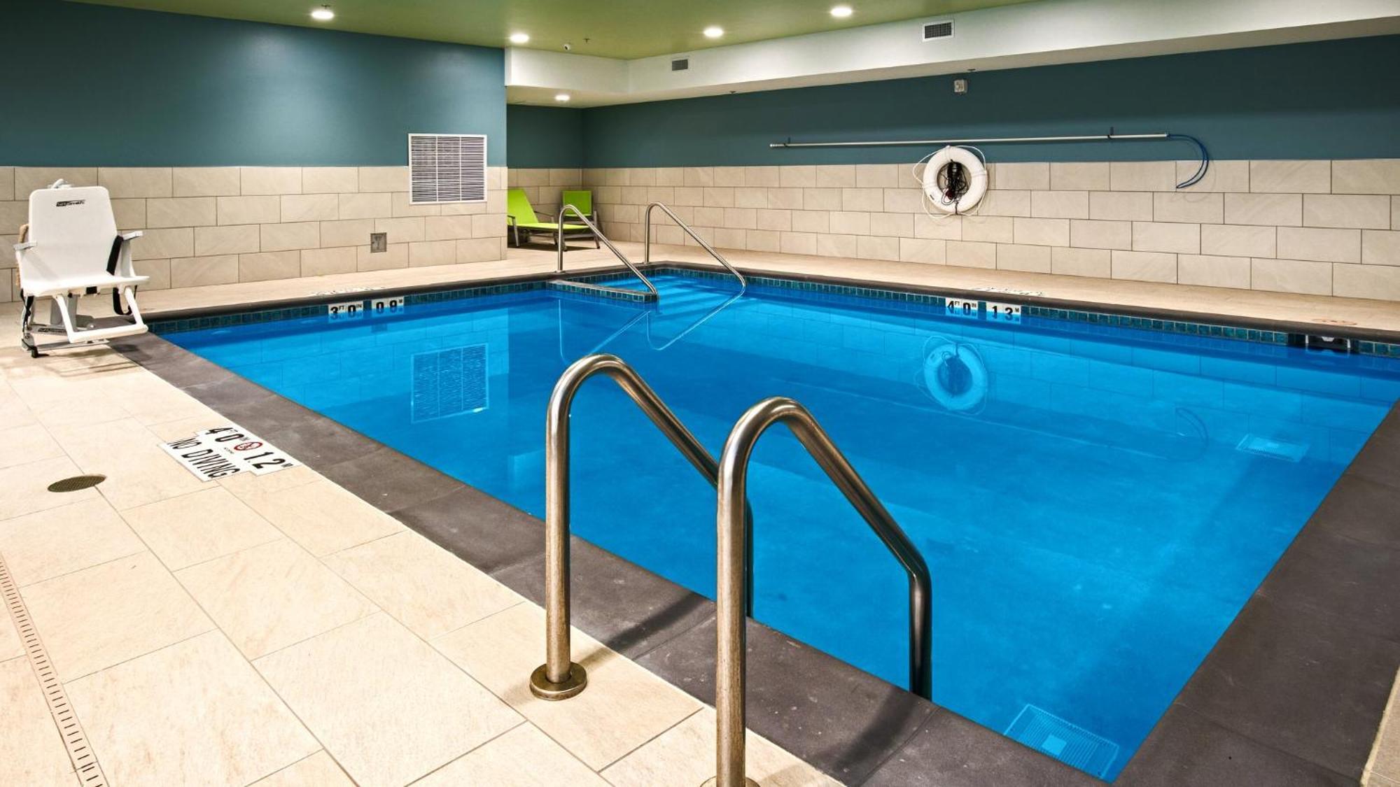 Holiday Inn Express & Suites Racine By Ihg Екстериор снимка