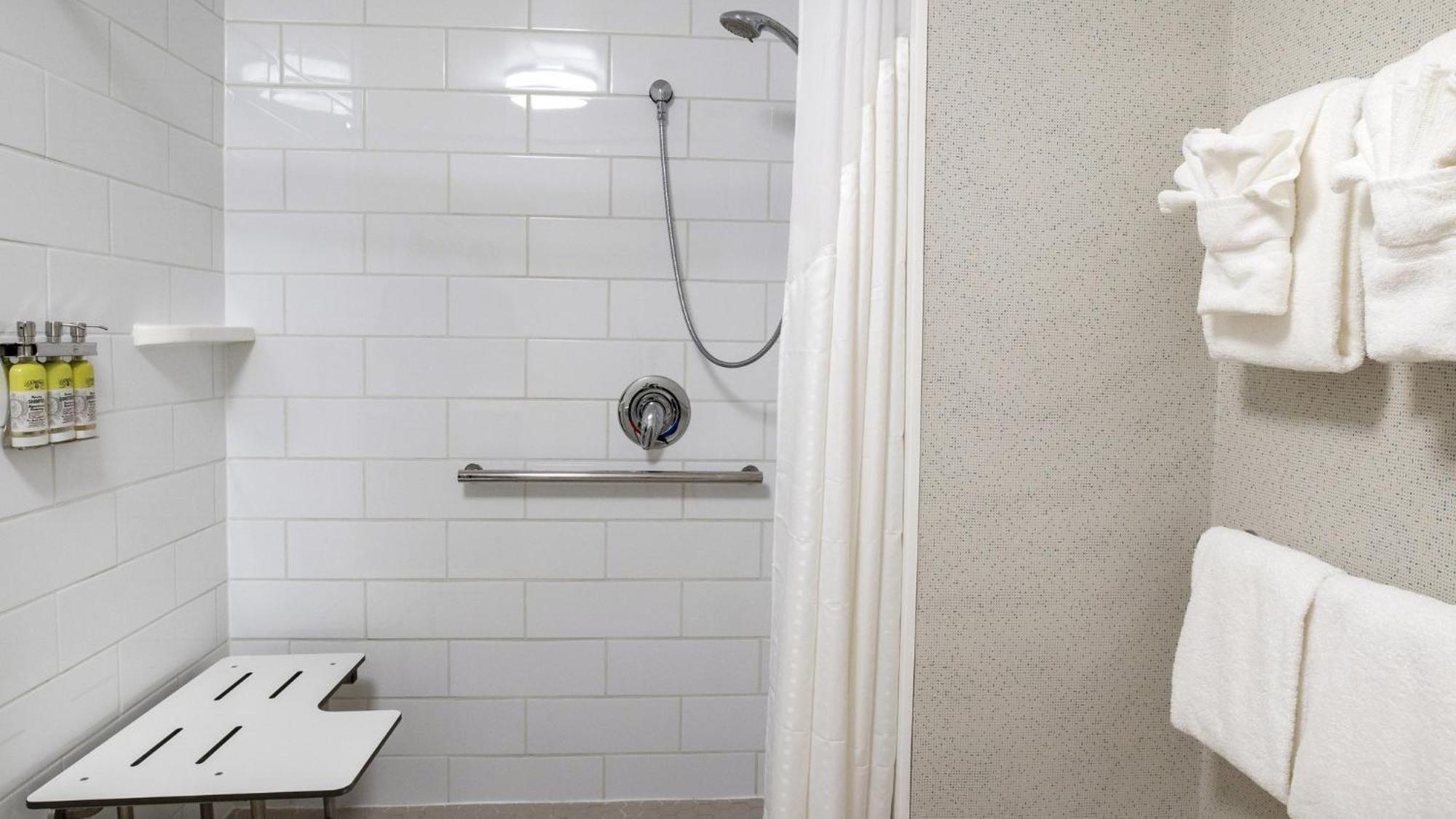 Holiday Inn Express & Suites Racine By Ihg Екстериор снимка
