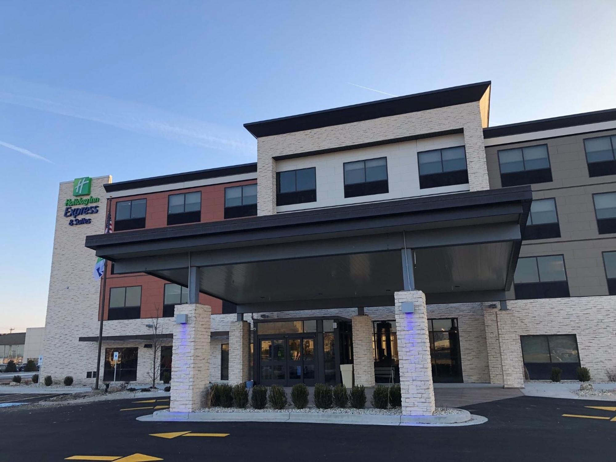 Holiday Inn Express & Suites Racine By Ihg Екстериор снимка
